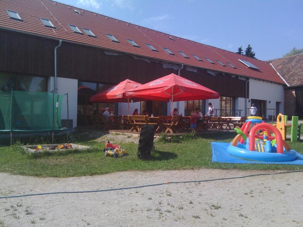 Penzion Vanuvecky Dvur Telcz Zewnętrze zdjęcie